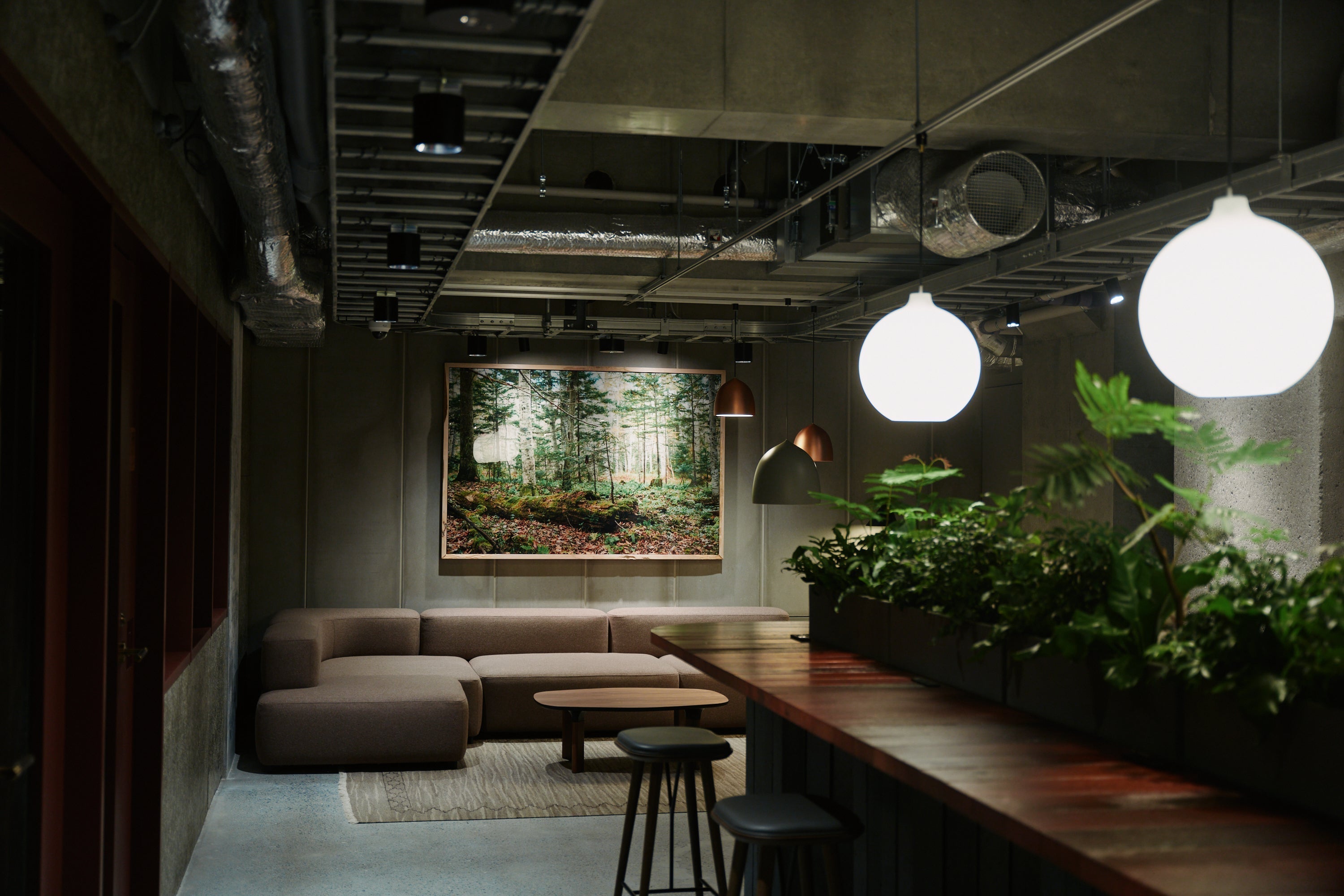 WORK VILLA YAESU -kivi -